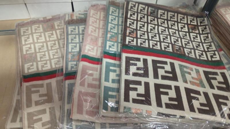 Pashmina Fendi C/franjas Rojo-verde -012