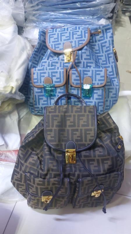 Mochila Fendy 680249 070