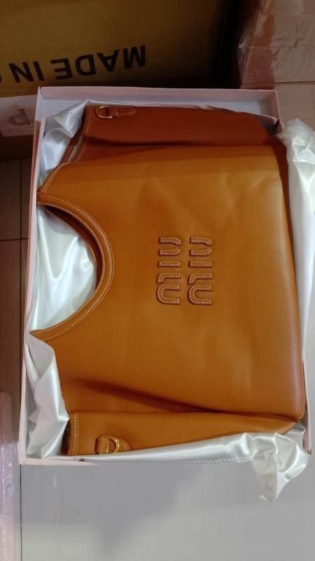 Cartera Grande Miu Miu 8818 065