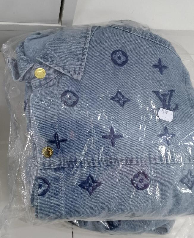 Cunjunto LV Jean Floreado -0216