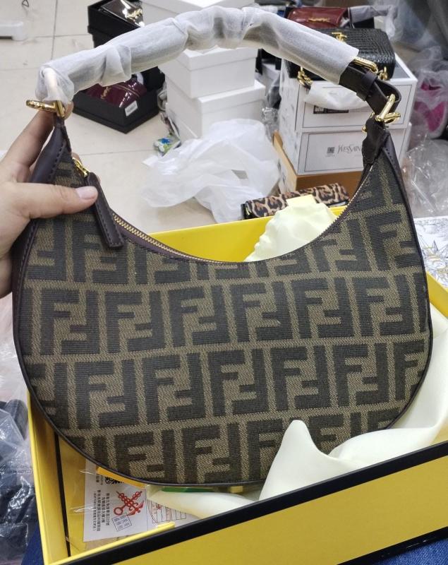 Baguettefendi_680201