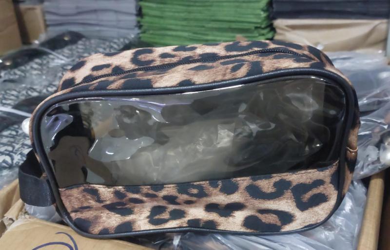 Neceser Con Tranparente 03.5