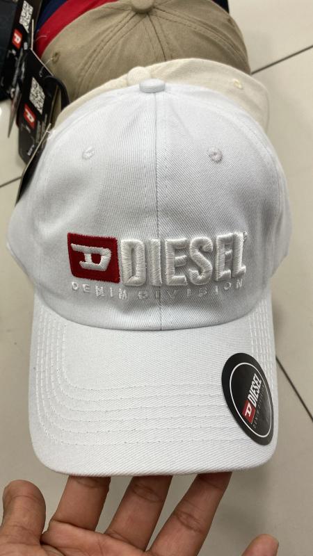 Gorra Diesel Letra Blanco - Bs 135