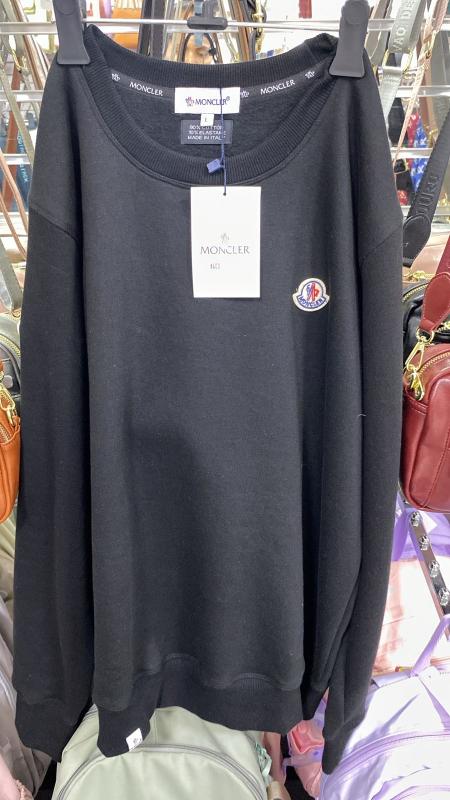 Chompa Moncler U0500